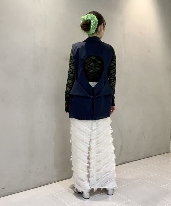 カタヤマ アヤさんの「BEAMS WOMEN｜RBS / バック オープン ジレ」を使ったコーディネート