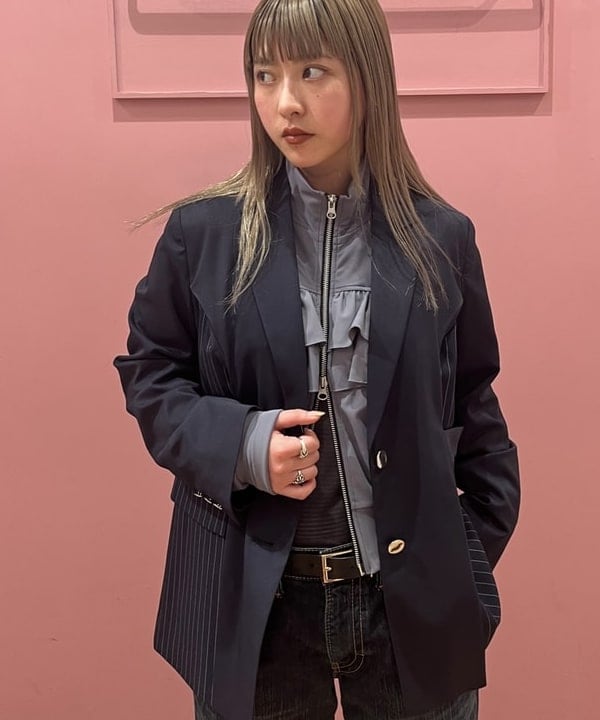 シオンさんの「BEAMS WOMEN｜フリル ハイネック ジップ ジャケット」を使ったコーディネート