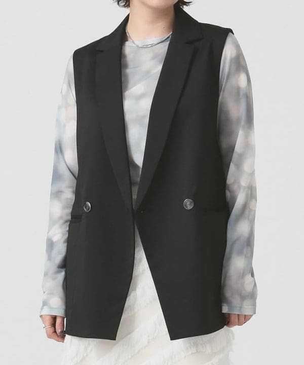 saori KATOさんの「BEAMS WOMEN｜RBS / バック オープン ジレ」を使ったコーディネート