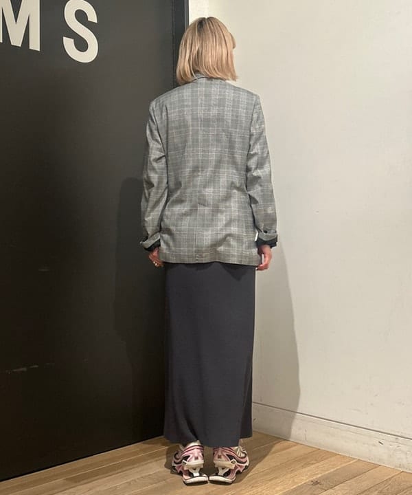 佐藤 亜美さんの「BEAMS WOMEN｜チェック 4ボタン ダブル ジャケット」を使ったコーディネート
