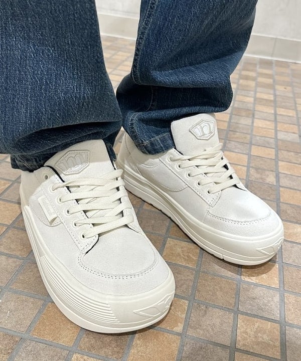 吉田 洸輝さんの「BEAMS WOMEN｜パッチワーク ヘリンボーン フードシャツ」を使ったコーディネート