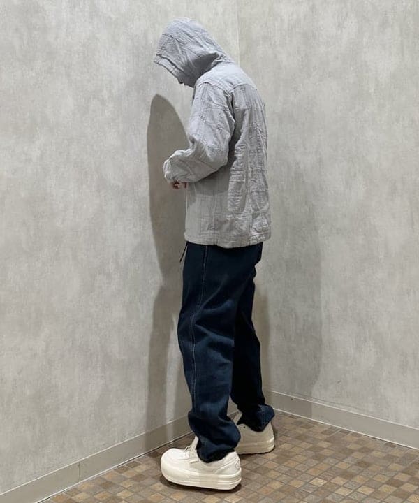 吉田 洸輝さんの「BEAMS WOMEN｜パッチワーク ヘリンボーン フードシャツ」を使ったコーディネート