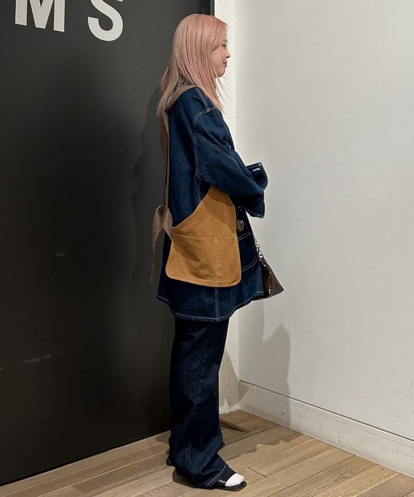安藤 菜央さんの「BEAMS WOMEN｜maturely / ゴート スエード ノーバッグ ベスト」を使ったコーディネート