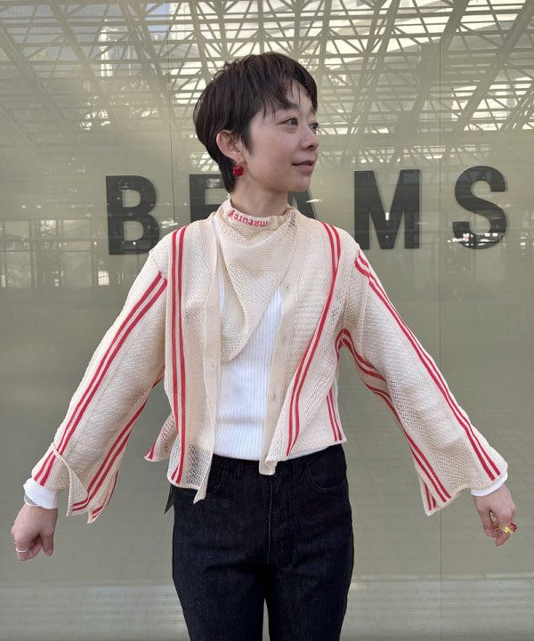 矢野(青木)優香さんの「maturely / オープン ワーク ストライプ カーディガン」を使ったコーディネート