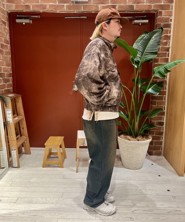 新里 京介さんの「BEAMS WOMEN｜総柄 ウェイディングブルゾン」を使ったコーディネート