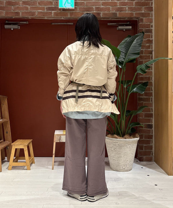 クロサワさんの「BEAMS WOMEN｜ドビー ストライプ ビッグ ボタンダウン シャツ」を使ったコーディネート