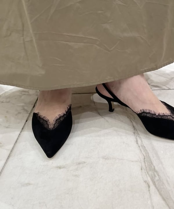 関 桂子さんの「BEAMS WOMEN｜オフショルダー プルオーバーニット」を使ったコーディネート