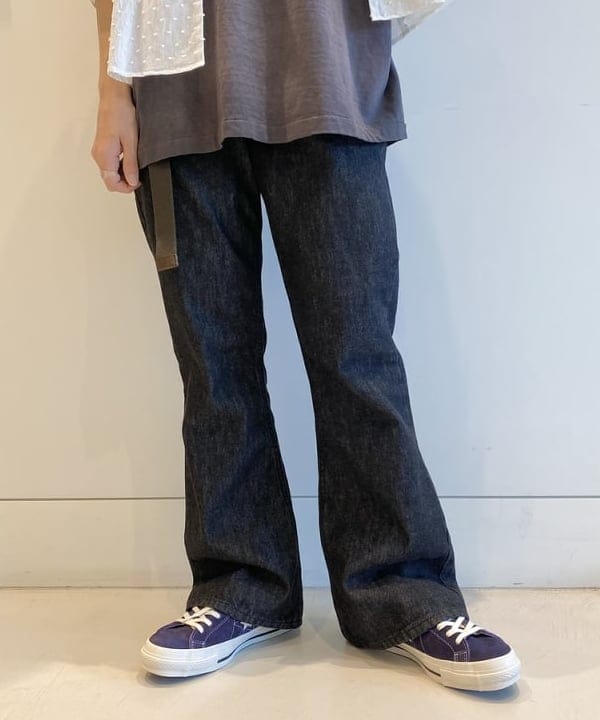 Kaoru Sakumaさんの「BEAMS WOMEN｜フレア デニム パンツ」を使ったコーディネート