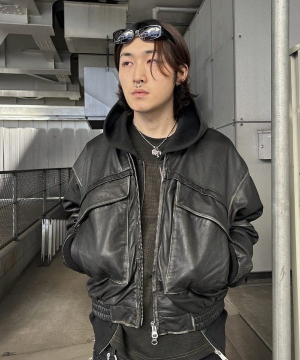 タマイユウトさんの「BEAMS WOMEN｜ユーズド加工 レザー ショートブルゾン」を使ったコーディネート