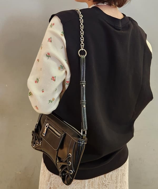 saori KATOさんの「BEAMS WOMEN｜レース アップ ミニ バッグ」を使ったコーディネート