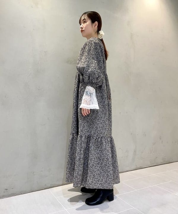 カタヤマ アヤさんの「BEAMS WOMEN｜ストレッチ ブーツ」を使ったコーディネート