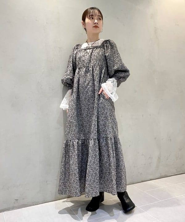 カタヤマ アヤさんの「BEAMS WOMEN｜ストレッチ ブーツ」を使ったコーディネート