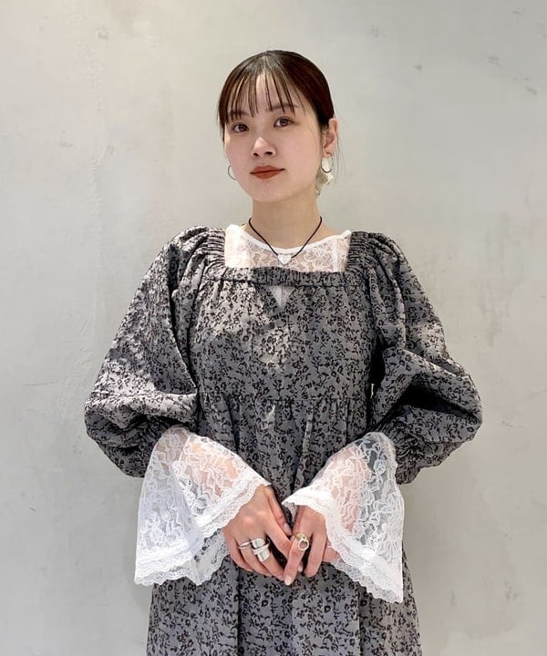 カタヤマ アヤさんの「BEAMS WOMEN｜ストレッチ ブーツ」を使ったコーディネート