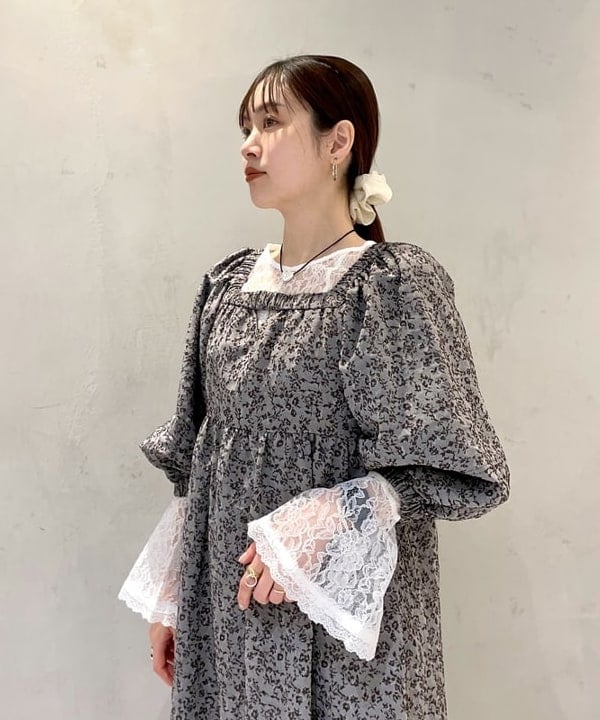 カタヤマ アヤさんの「BEAMS WOMEN｜ストレッチ ブーツ」を使ったコーディネート