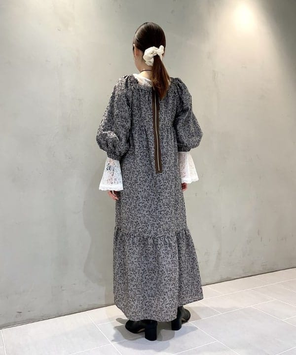 カタヤマ アヤさんの「BEAMS WOMEN｜ストレッチ ブーツ」を使ったコーディネート