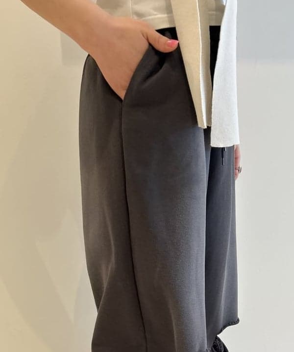 ナカノ アイさんの「BEAMS WOMEN｜ボーダー レース スリーブ Tシャツ」を使ったコーディネート