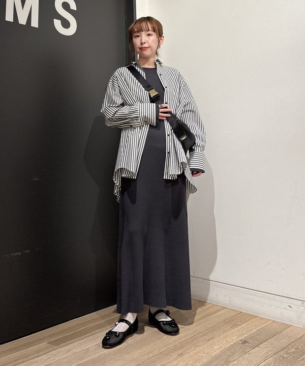 makita mikaさんの「BEAMS WOMEN｜コットンアセテート フレアスリーブ ワンピース」を使ったコーディネート