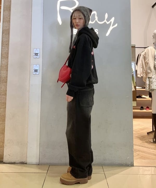 イトウミサキさんの「BEAMS WOMEN｜BEAMS / ワイドフィット デニムパンツ」を使ったコーディネート