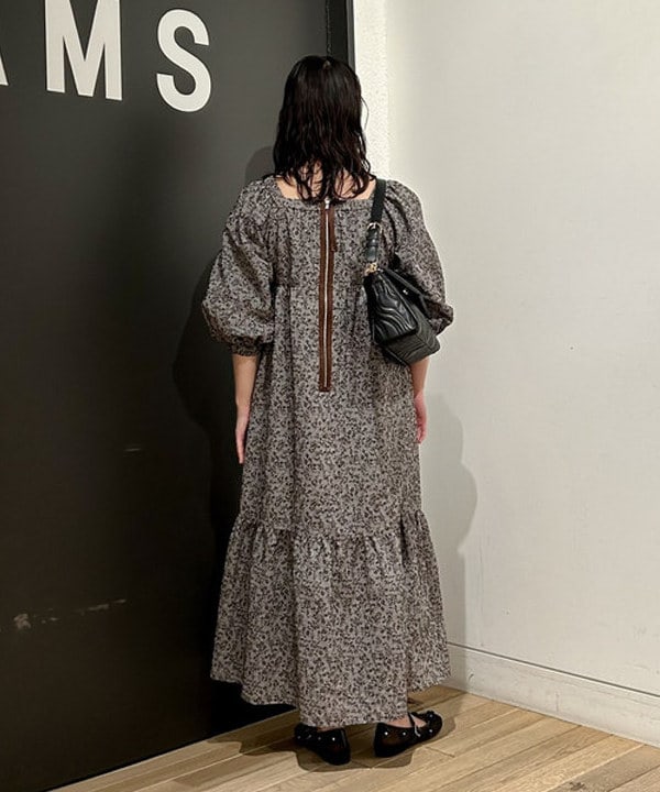 早川 萌子さんの「BEAMS WOMEN｜RBS / ティアード スクエアネック ワンピース」を使ったコーディネート