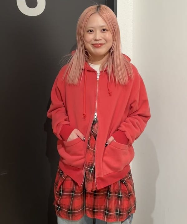安藤 菜央さんの「BEAMS WOMEN｜maturely / レーヨン ブリーチ チェック シャツ」を使ったコーディネート