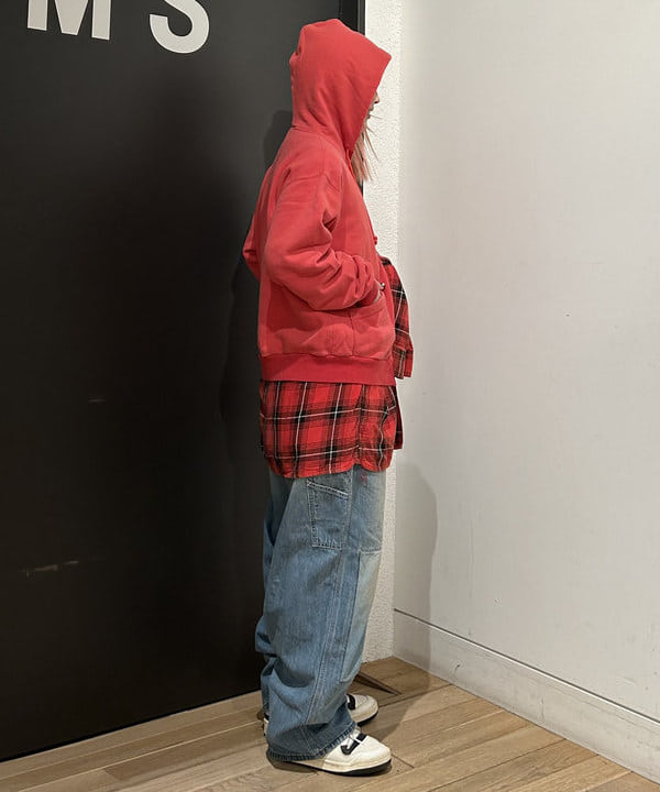 安藤 菜央さんの「BEAMS WOMEN｜maturely / レーヨン ブリーチ チェック シャツ」を使ったコーディネート