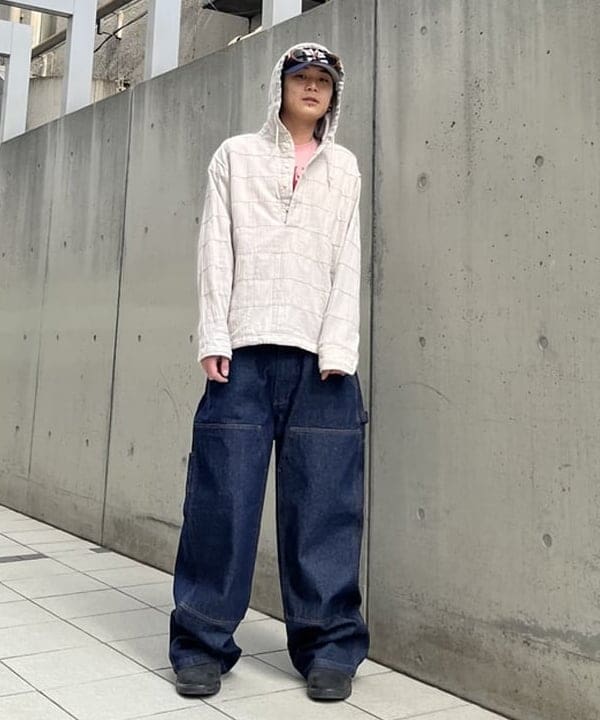 菊田 悠さんの「BEAMS WOMEN｜パッチワーク ヘリンボーン フードシャツ」を使ったコーディネート