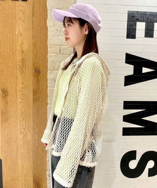 カタヤマ アヤさんの「BEAMS WOMEN｜ビッグ メッシュ フーディー」を使ったコーディネート