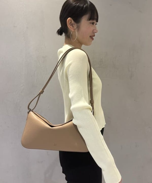 野村 美紅さんの「BEAMS WOMEN｜Oggi × Demi-Luxe BEAMS / ボクシー テーラードジャケット」を使ったコーディネート