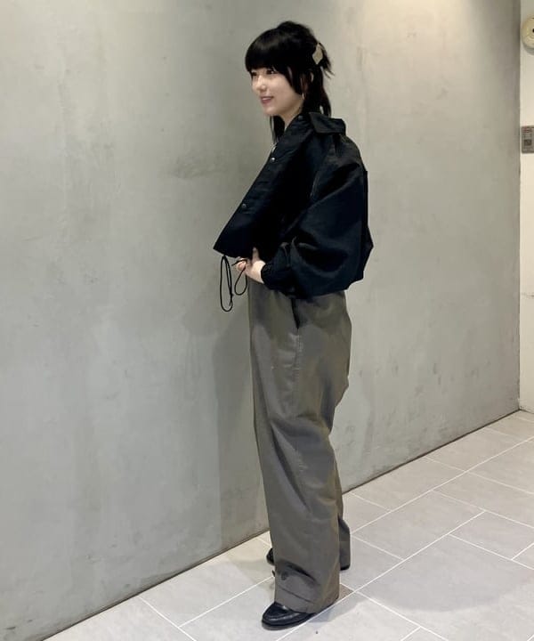 小原 もこさんの「BEAMS WOMEN｜ナイロン コーチ ジャケット」を使ったコーディネート
