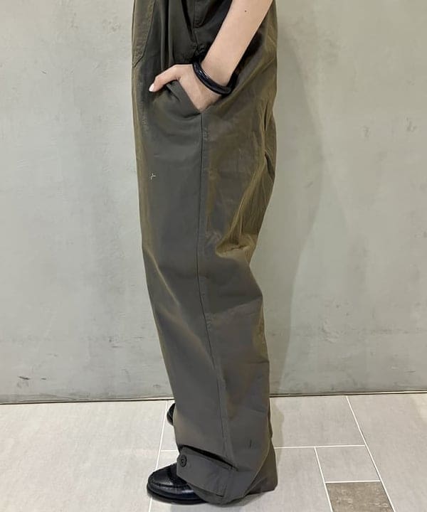 小原 もこさんの「BEAMS WOMEN｜ナイロン コーチ ジャケット」を使ったコーディネート