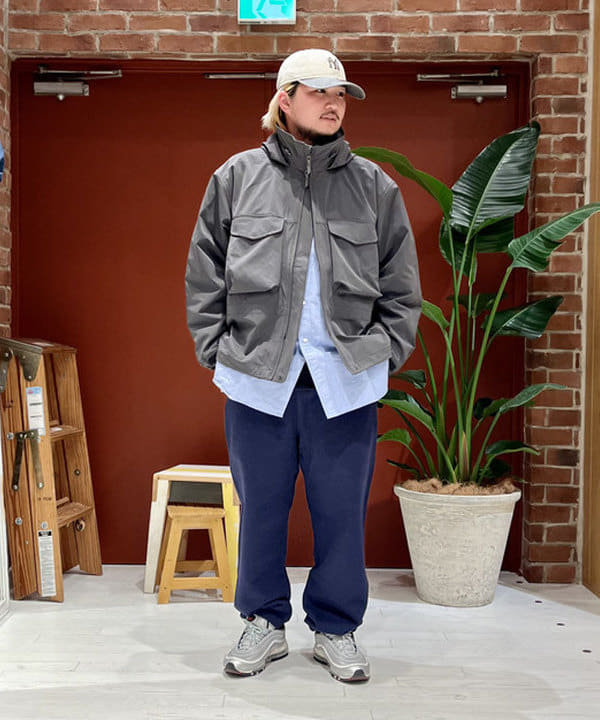 新里 京介さんの「BEAMS WOMEN｜BEAMS PLUS / アメリカン オックスフォード ボタンダウン シャツ クラシックフィット」を使ったコーディネート