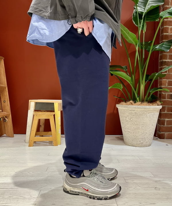 新里 京介さんの「BEAMS WOMEN｜BEAMS PLUS / アメリカン オックスフォード ボタンダウン シャツ クラシックフィット」を使ったコーディネート