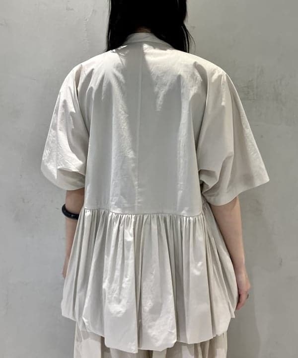 小原 もこさんの「BEAMS WOMEN｜HAVERSACK / タイプライター ショートスリーブ シャツ」を使ったコーディネート