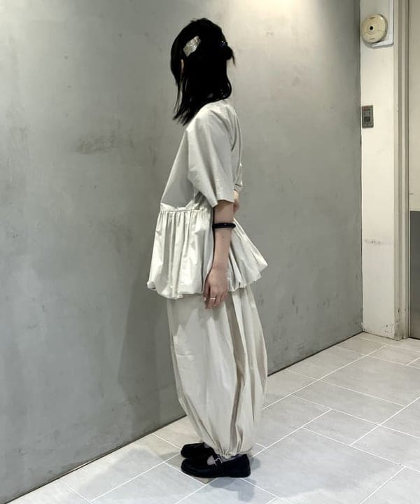 小原 もこさんの「BEAMS WOMEN｜HAVERSACK / タイプライター ショートスリーブ シャツ」を使ったコーディネート