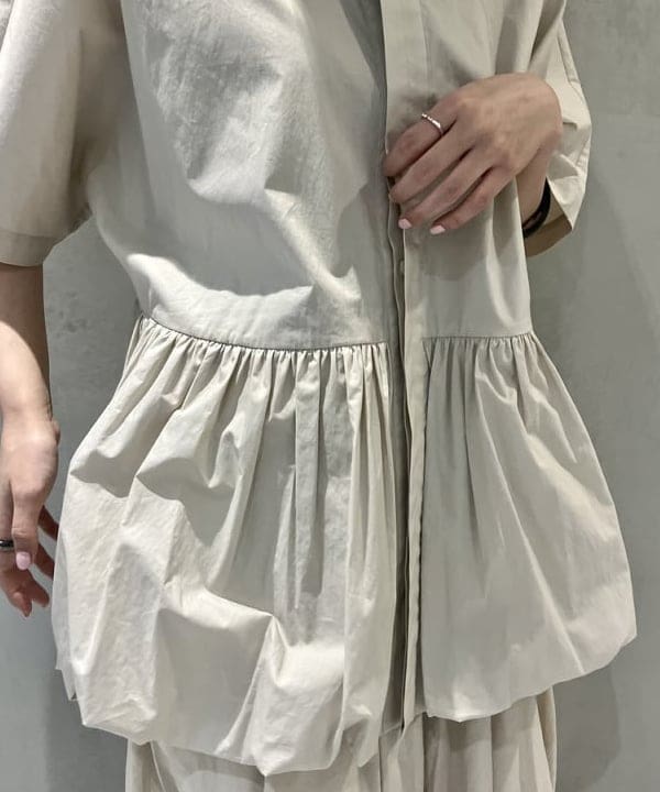 小原 もこさんの「BEAMS WOMEN｜HAVERSACK / タイプライター ショートスリーブ シャツ」を使ったコーディネート