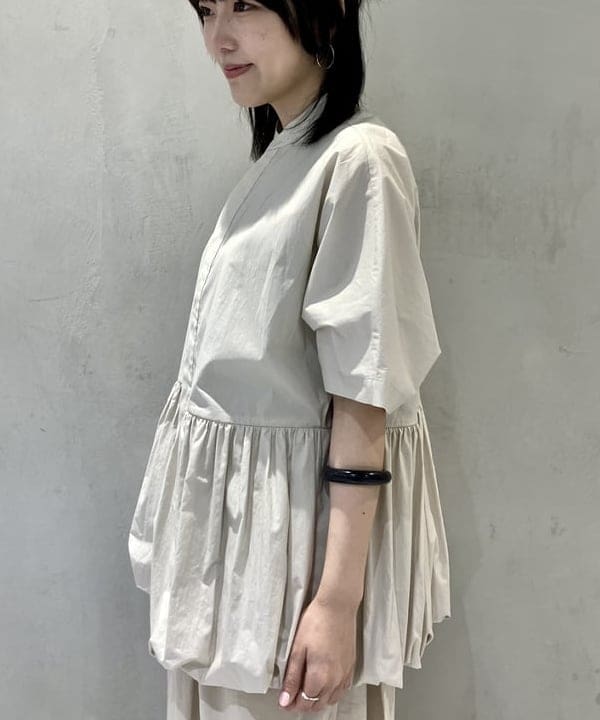 小原 もこさんの「BEAMS WOMEN｜HAVERSACK / タイプライター ショートスリーブ シャツ」を使ったコーディネート