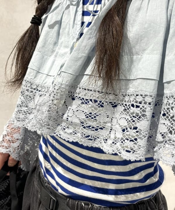 み　う　ちさんの「BEAMS WOMEN｜【別注】GRAMICCI / ワイド デニム 25SS」を使ったコーディネート