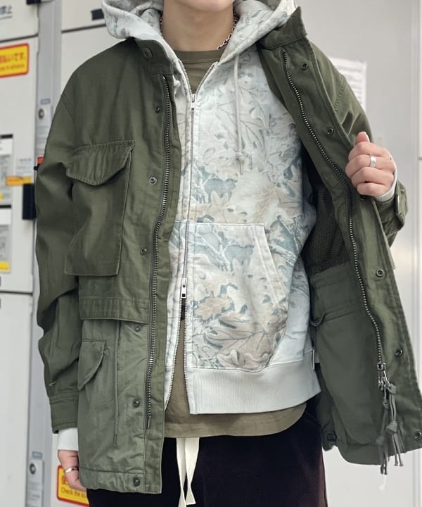 マツミヤさんの「BEAMS WOMEN｜バックサテン レイヤード M-65 ブルゾン」を使ったコーディネート