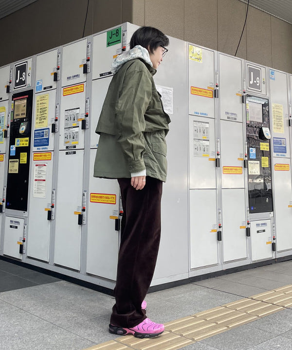 マツミヤさんの「BEAMS WOMEN｜バックサテン レイヤード M-65 ブルゾン」を使ったコーディネート