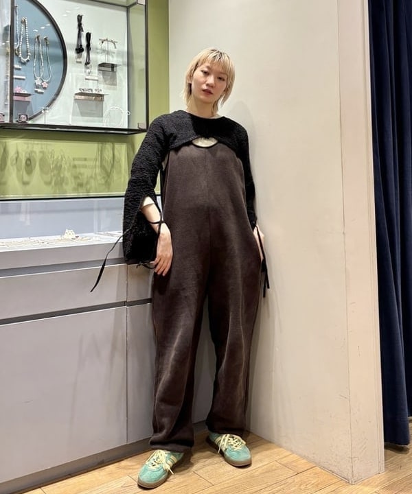 シミズ ネネさんの「BEAMS WOMEN｜RBS / フリンジ シアー クルーネック」を使ったコーディネート