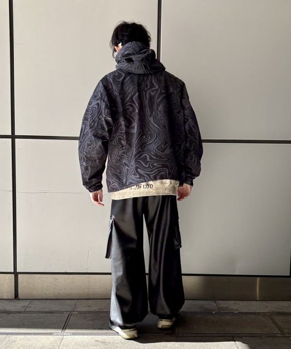 うえきんぐさんの「プリント ジップアップ フーディ」を使ったコーディネート