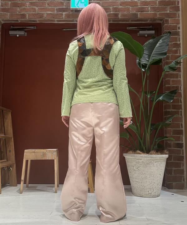竹村 澄玲さんの「BEAMS WOMEN｜ポリエステル シャンタン パンツ」を使ったコーディネート