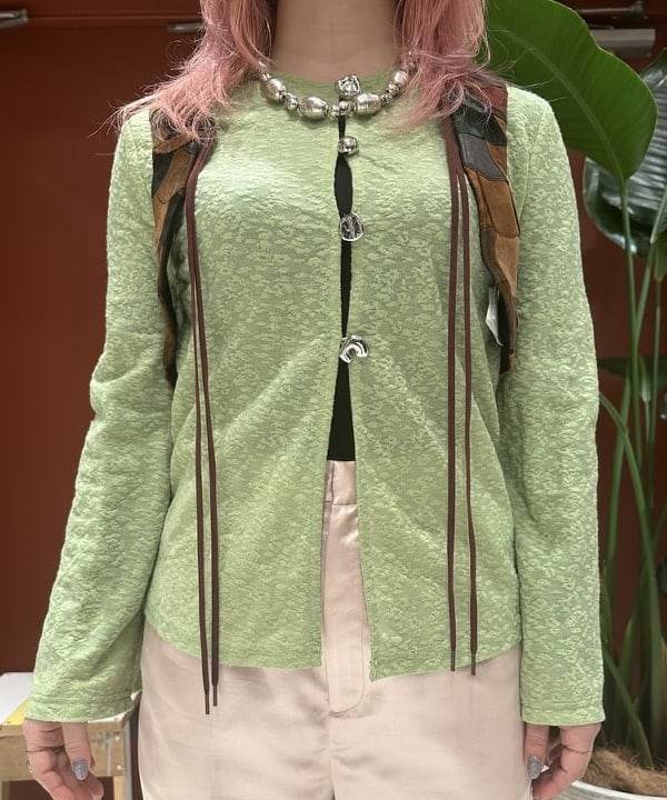 竹村 澄玲さんの「BEAMS WOMEN｜ポリエステル シャンタン パンツ」を使ったコーディネート