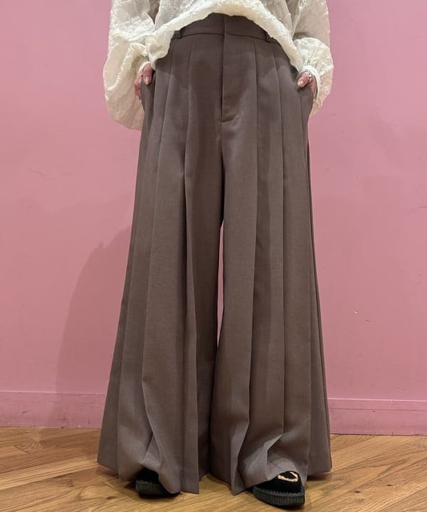 シオンさんの「BEAMS WOMEN｜RBS / シアー ドット プリント Tシャツ」を使ったコーディネート
