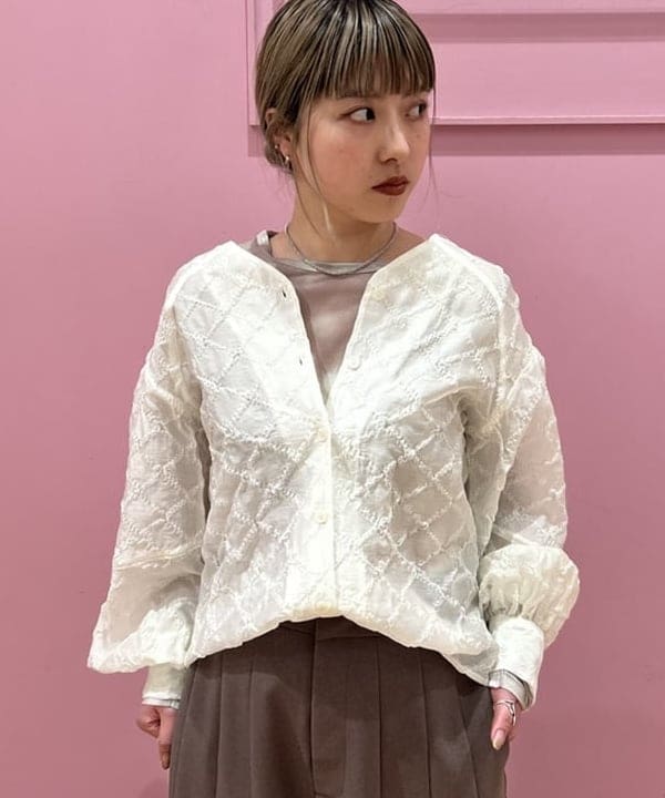 シオンさんの「BEAMS WOMEN｜RBS / シアー ドット プリント Tシャツ」を使ったコーディネート