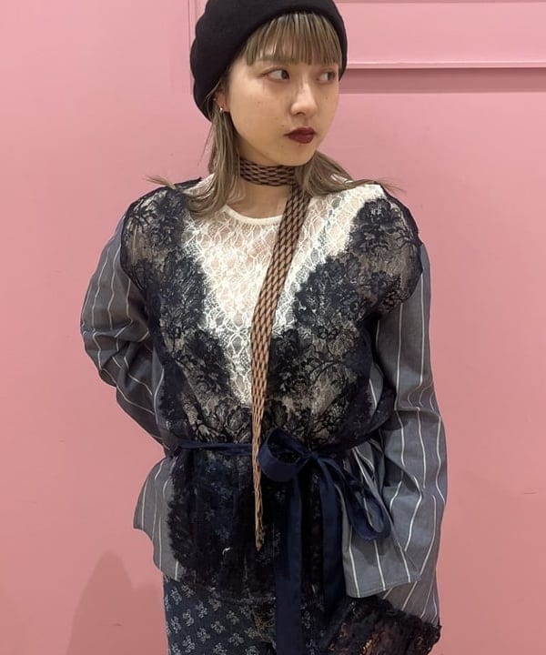 シオンさんの「BEAMS WOMEN｜maturely / レース アンド ストライプ ブラウス バック トゥ フロント」を使ったコーディネート
