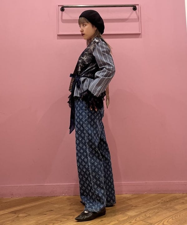 シオンさんの「BEAMS WOMEN｜maturely / レース アンド ストライプ ブラウス バック トゥ フロント」を使ったコーディネート