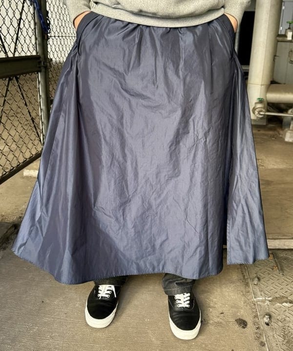 川崎 駿希さんの「BEAMS WOMEN｜タフタ ボリュームスカート」を使ったコーディネート