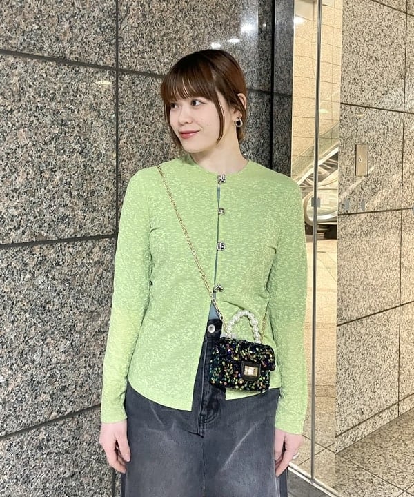 田中 里実さんの「BEAMS WOMEN｜デニム バレル パンツ」を使ったコーディネート