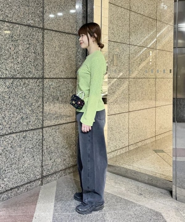 田中 里実さんの「BEAMS WOMEN｜デニム バレル パンツ」を使ったコーディネート
